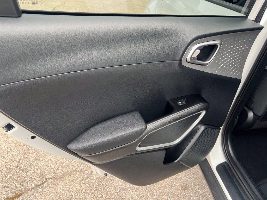 Certified 2023 Kia Soul S FWD image 10