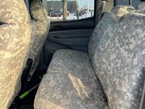 Used 2014 Toyota Tacoma 4x4 Double Cab image 6