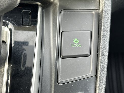 Used 2019 Honda CR-V LX image 31