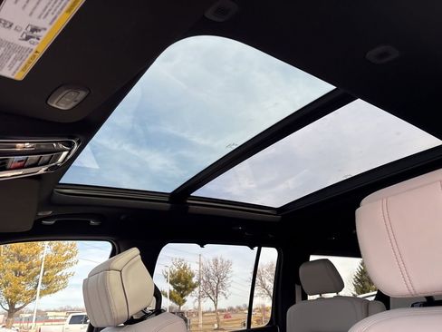 New 2026 Jeep Grand Wagoneer Summit AWD/4WD image 2