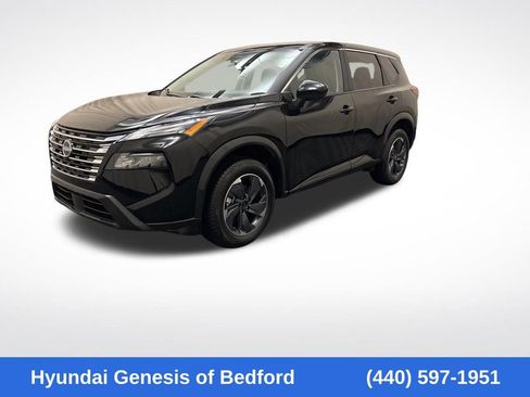 Used 2024 Nissan Rogue SV image 1