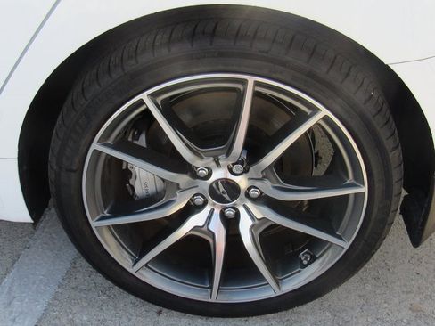 Used 2025 Genesis G70 2.5T image 7