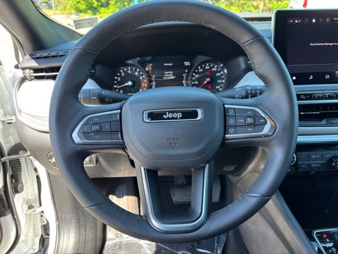 Used 2025 Jeep Compass Limited AWD/4WD image 30