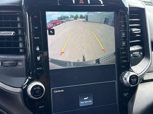 Used 2022 RAM 1500 Big Horn AWD/4WD image 31