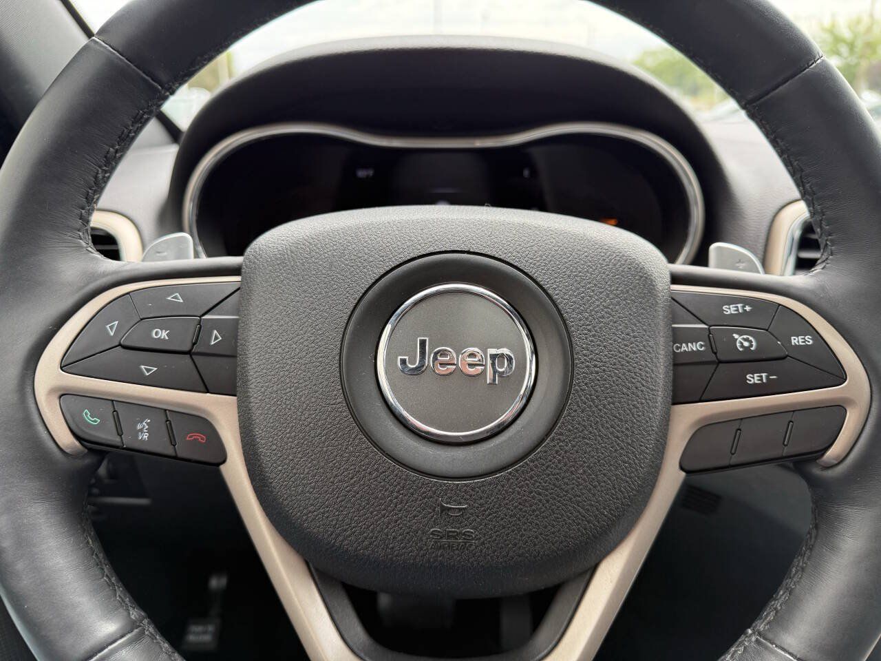 Used 2015 Jeep Grand Cherokee Altitude AWD/4WD image 22