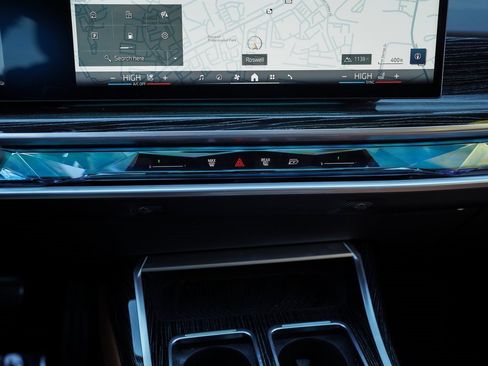 Used 2023 BMW 740i w/ Parking Assistance Package image 32