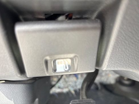 Used 2024 Nissan Altima 2.5 SR FWD image 41