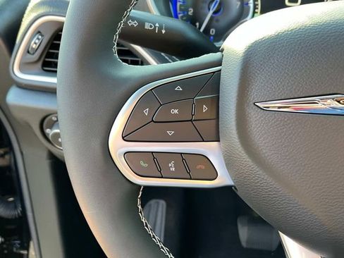 New 2026 Chrysler Pacifica Select image 24