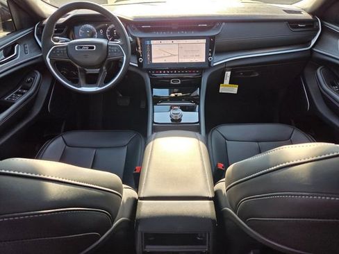 New 2026 Jeep Grand Cherokee Limited image 13