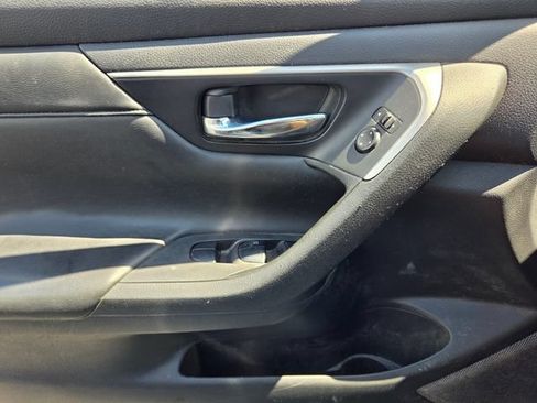 Used 2015 Nissan Altima 2.5 S w/ Power Driver Seat Package FWD image 31