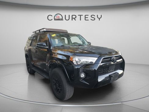 Used 2023 Toyota 4Runner SR5 Premium AWD/4WD image 17