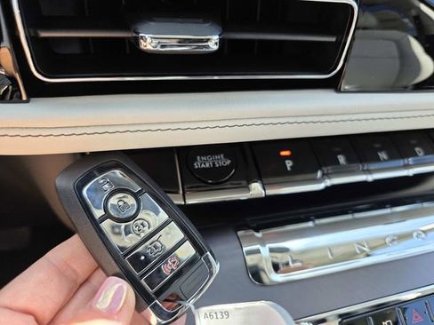 New 2026 Lincoln Aviator 2WD image 14