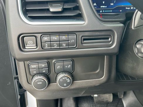 Used 2022 Chevrolet Tahoe Z71 w/ Luxury Package image 56