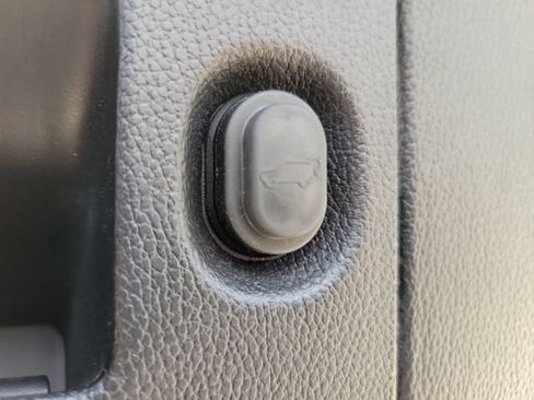 Used 2020 Cadillac Escalade Luxury AWD/4WD image 11