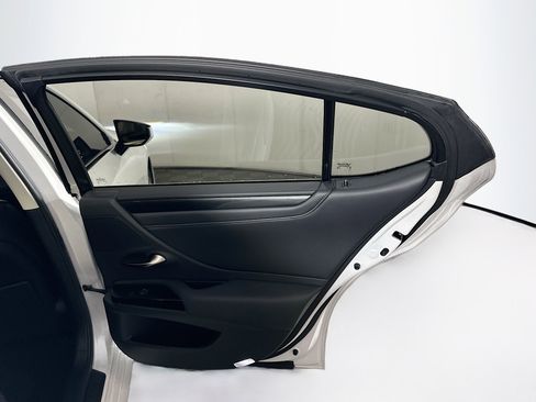 Used 2023 Lexus ES 350 w/ Accessory Package (Z1) image 30