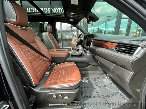 Used 2023 GMC Yukon Denali Ultimate AWD/4WD image 25