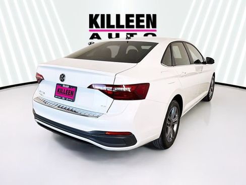 Used 2023 Volkswagen Jetta SE image 7