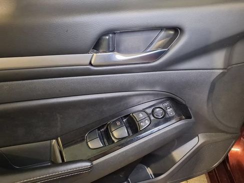 Used 2023 Nissan Altima 2.5 SV AWD/4WD image 19