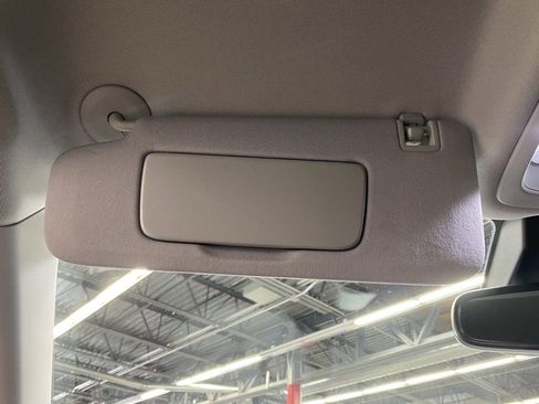 Used 2024 GMC Terrain SLT image 38