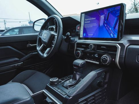 Used 2024 Toyota Tacoma TRD Off-Road image 46