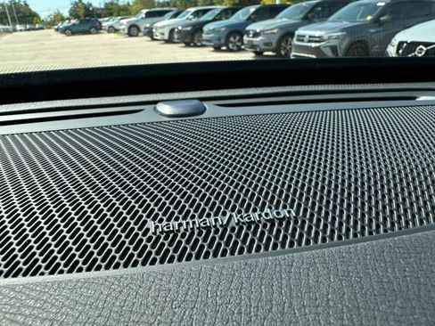 Used 2025 Volvo XC90 B6 Plus w/ Protection Package Premier image 14