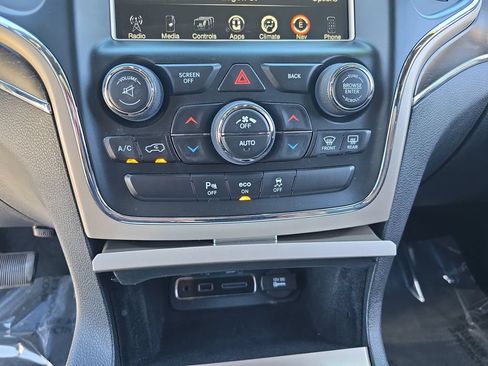 Used 2014 Jeep Grand Cherokee Limited RWD image 27