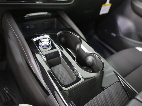 Used 2025 Buick Envision Sport Touring image 23