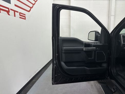 Used 2019 Ford F150 Platinum w/ Equipment Group 701A Luxury image 38