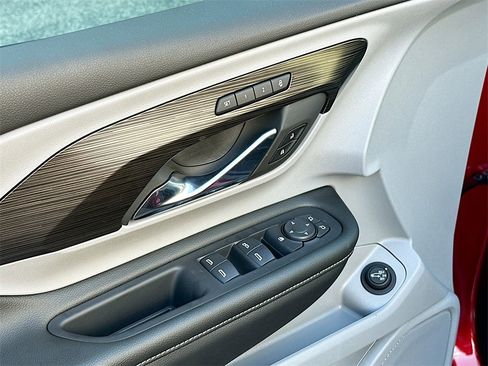 New 2024 GMC Terrain SLT w/ Tech Package image 21