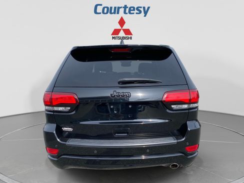Used 2020 Jeep Grand Cherokee Altitude AWD/4WD image 4
