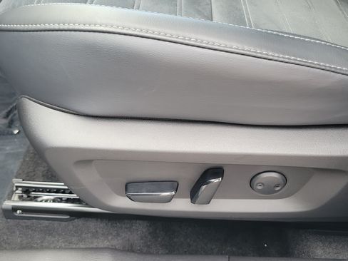 Used 2025 Mitsubishi Outlander SE FWD image 13