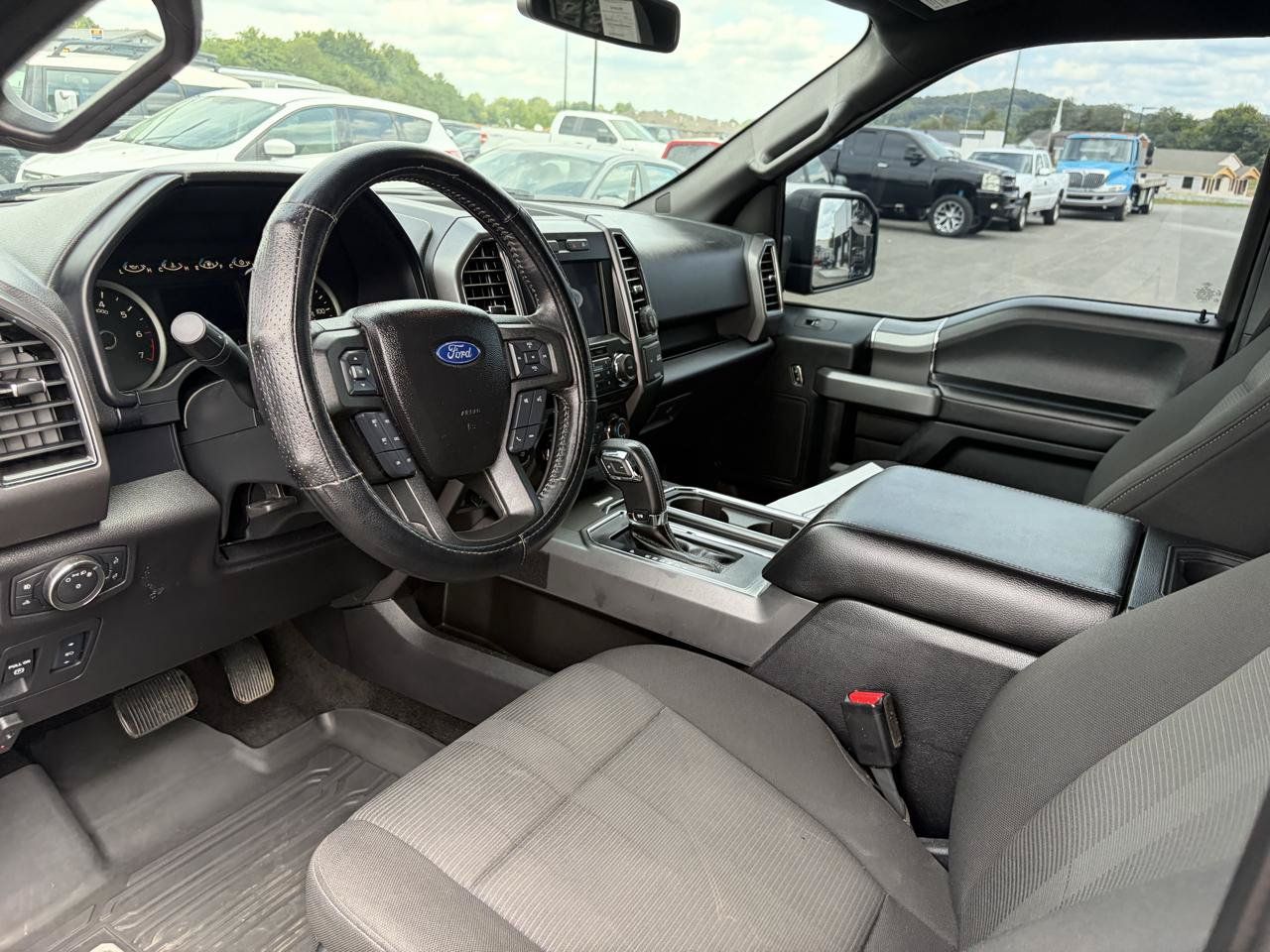 Used 2017 Ford F150 XLT w/ Equipment Group 302A Luxury AWD/4WD image 10