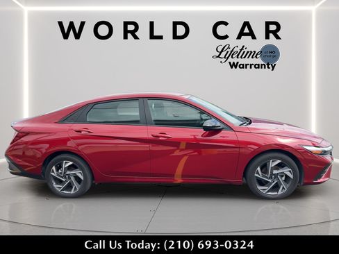 Used 2025 Hyundai Elantra Sport FWD image 2