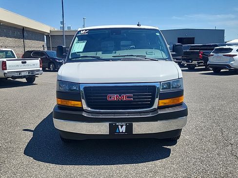 Used 2025 GMC Savana 3500 LT w/ LT Preferred Equipment Group RWD image 2
