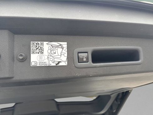 Used 2024 Toyota Sienna XLE image 28