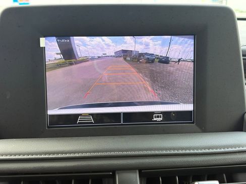 Used 2023 Chevrolet Tahoe 2WD w/ Remote Keyless Entry Package image 28
