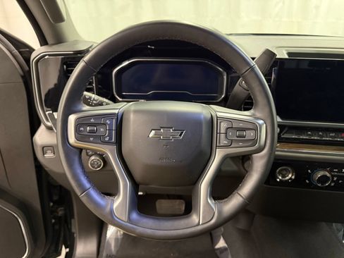 Used 2023 Chevrolet Silverado 1500 RST w/ Z71 Off-Road Package AWD/4WD image 12