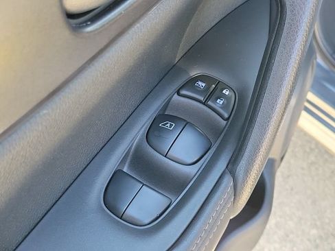 Used 2021 Nissan Rogue Sport S FWD image 19
