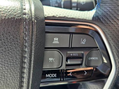 Used 2025 Toyota Sequoia Platinum AWD/4WD image 29