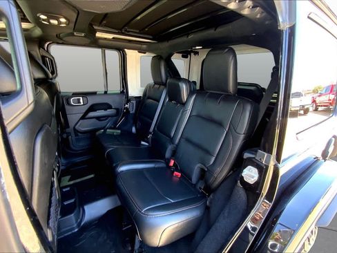 Used 2022 Jeep Wrangler Unlimited Rubicon w/ Trailer Tow Package AWD/4WD image 21