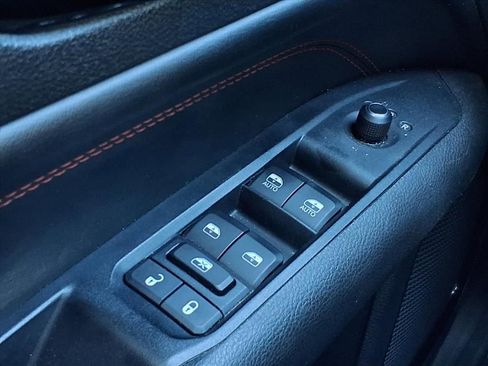 Used 2022 Jeep Compass Trailhawk w/ Trailhawk Convenience Group image 23