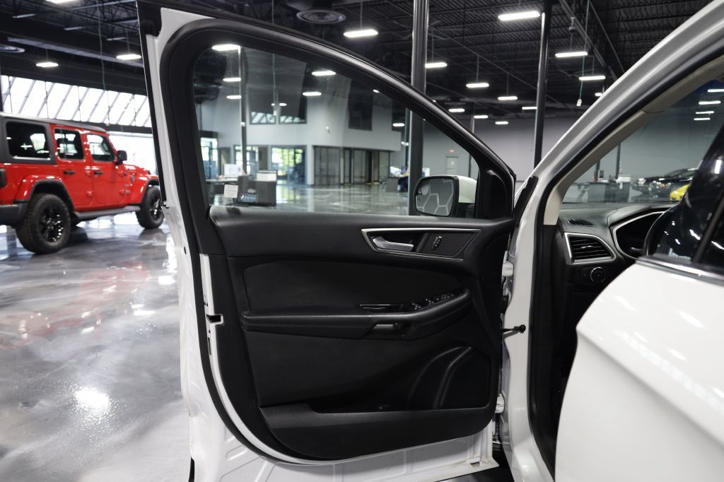Used 2017 Ford Edge SEL FWD image 10