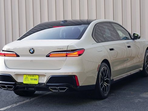 Used 2023 BMW 760i xDrive AWD/4WD image 63