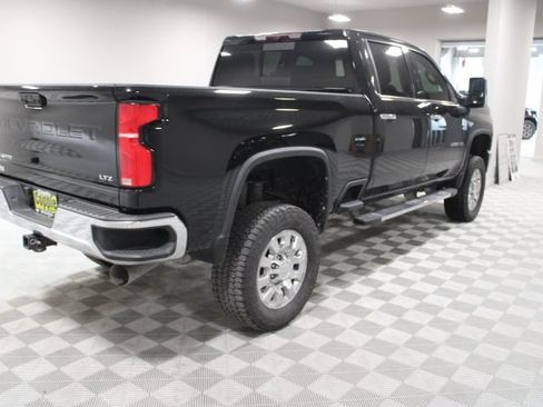Used 2024 Chevrolet Silverado 2500 LTZ w/ LTZ Convenience Package AWD/4WD image 11