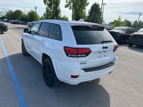 Used 2019 Jeep Grand Cherokee Altitude AWD/4WD image 18