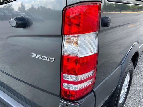 Used 2018 Mercedes-Benz Sprinter 2500 image 29