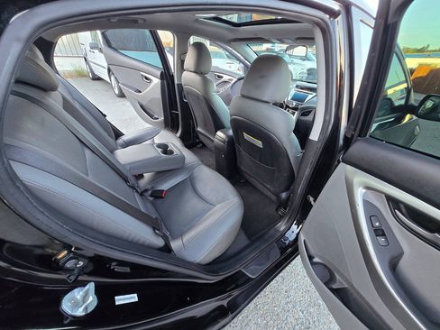 Used 2012 Hyundai Elantra Limited w/ Technology Pkg 5 FWD image 28