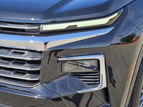 New 2027 Chevrolet Traverse LT FWD image 10