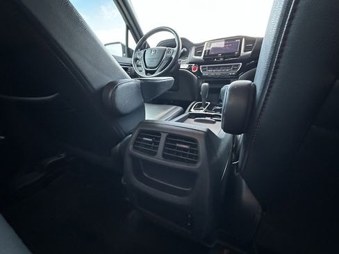 Used 2018 Honda Ridgeline Black Edition image 18