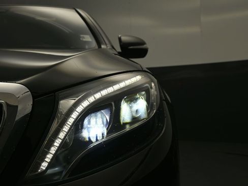 Used 2017 Mercedes-Benz S 550 4MATIC Sedan image 11